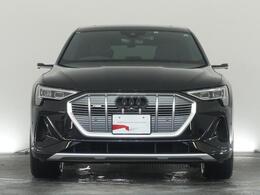 AUDIクワトロシステム…AUDI伝統の4輪駆動システムは路面状況に関わらず、レベルの高い安定性と、路面に吸い付くような走りをお楽しみ頂けます。