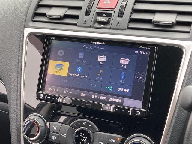 ●仕入れ段階で徹底したチェックを行い、厳しい審査にパスした車だけを展示・販売しています。弊社ではこれをプロチェックと呼び、数十の独自チェック項目に基づき、車の状態を調べ上げています。