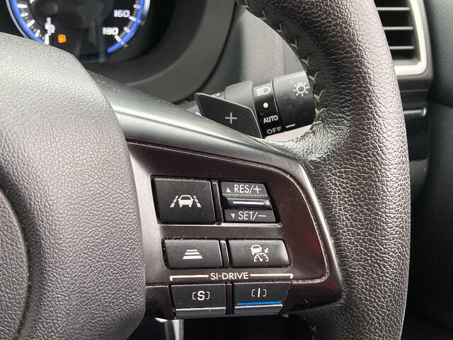 ●仕入れ段階で徹底したチェックを行い、厳しい審査にパスした車だけを展示・販売しています。弊社ではこれをプロチェックと呼び、数十の独自チェック項目に基づき、車の状態を調べ上げています。