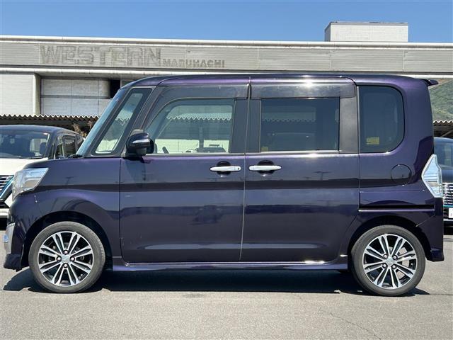 【左】お車を左から見るとこのような感じです。ヘッドライトの形や、エアロなどの装備品を確認できます。
