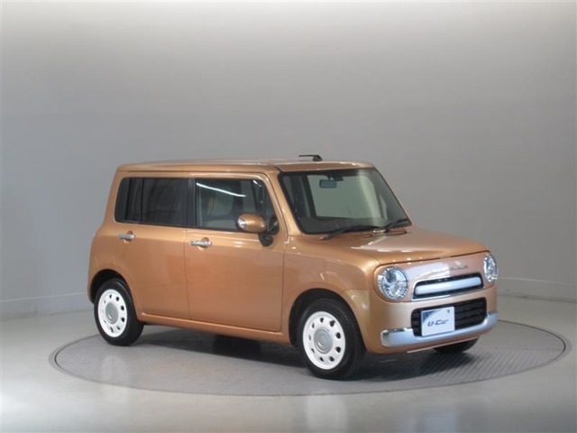 ご覧の車両以外にも多数のU-Carを展示販売しております。