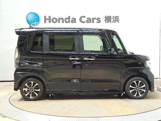 全長339cm、幅147cm、高さ179cmのお車になります。
