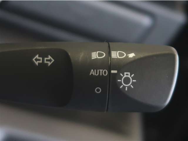 オートライト付いてます。周囲の暗さに合わせて自動でライトが点滅！事故防止にも役立ちます！