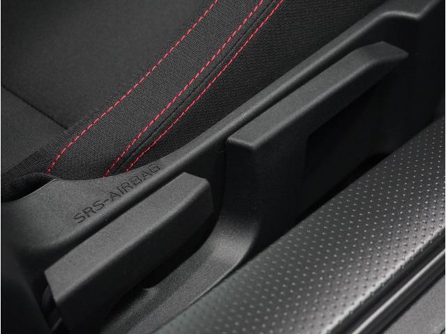 運転席シートリフターが運転する方の体格に合わせて、シート高さ位置をポジションに設定できます。