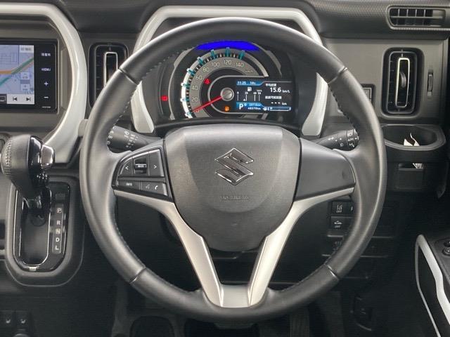 【ハンドル】軽い力で扱いやすいハンドルです。手元のスイッチでナビの操作も可能です！！