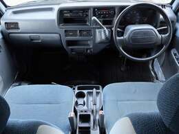 内装の具合も雑感を感じますが、商用車としての機能はしっかりしています。