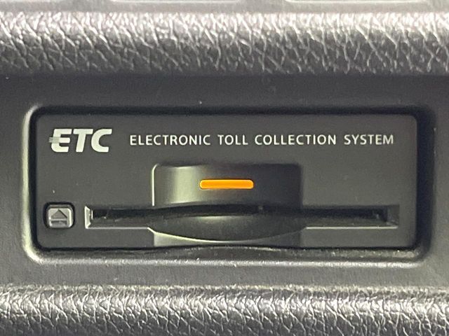 【ETC】高速道路の料金所をストレスなく通過！話題のスポットやサービスエリアに多い「スマートIC」利用時は必須のアイテムです。当店でセットアップを実施、ご納車当日からすぐにご利用いただけます！