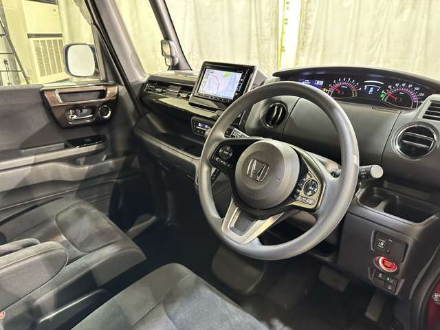 当店のこだわりはズバリ「価格」です。車両仕入れにとことんこだわり、良質な車両を安く取り揃えております。