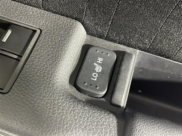 【運転席操作部】『運転席周辺の装備』の画像になります。快適なドライブを楽しむための機能が装備されています！運転席から触れるので使いやすいです！