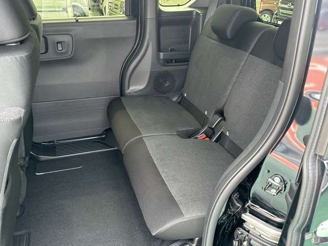 ★5年間新車保障★初度登録から5年間の新車保証が含まれています。長期間、安心してお乗り頂けます！保障費用は支払総額に含まれています！遠方のお客様は保証継承後、お近くのディーラーにて保証が受けられます！