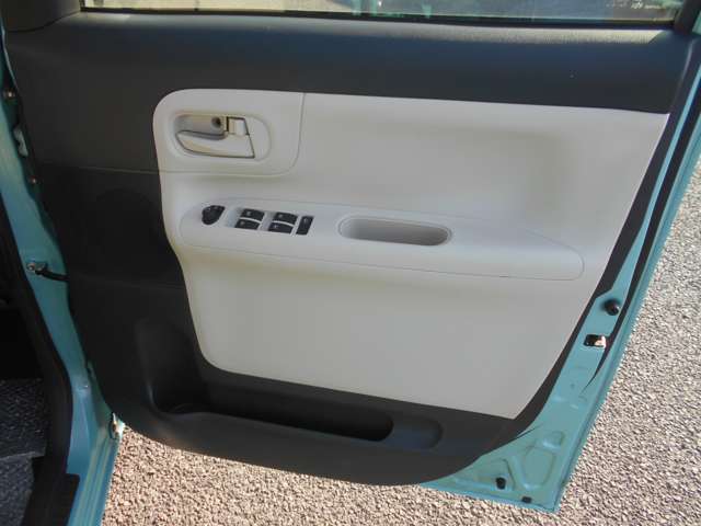 当社は品質の良いお車を安心して乗って頂きたいと考えております。ですので、仕入れるお車に関しまして、修復歴のあるお車は一切取り扱いしておりません！ご安心下さい！