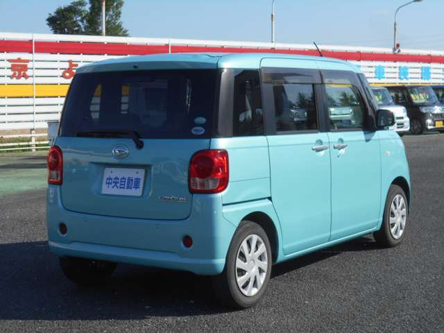 乗用車・RV車専用リフトを7台設置。幅広い車種に対応した整備が可能です