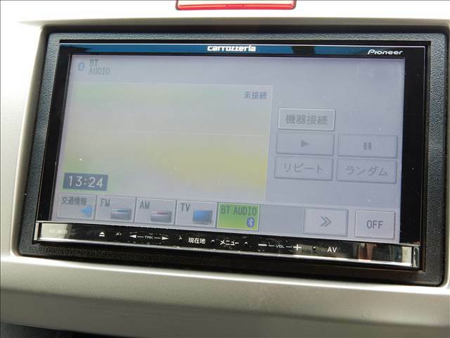 新設大型民間車検場。最新の機材導入しております。車検、一般修理、OIL交換まで正確な無駄のない整備をおこなっております。