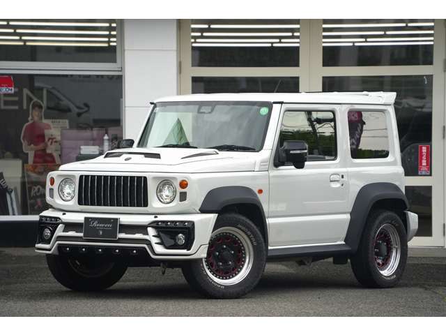 令和3年式ジムニーシエラ販売開始。ワンオーナー車両となります。当社にて新車販売した車両の買取となります。カスタマイズパーツ多数装着しております。ROWEN横浜までお気軽にお問い合わせください