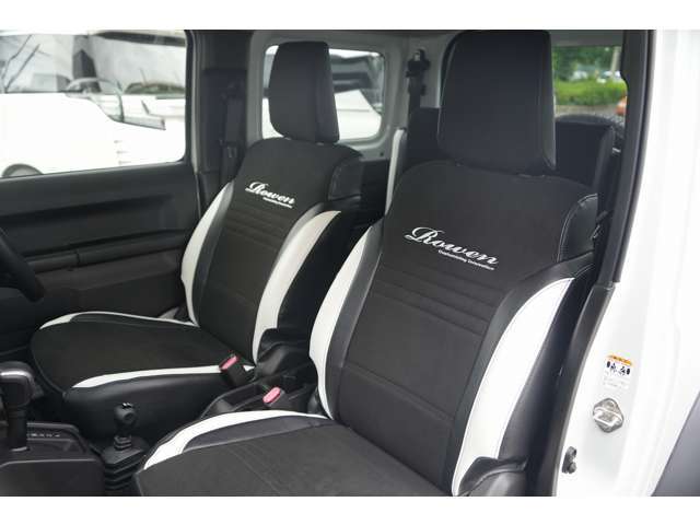 ROWENにて販売製作した車両となります。ROWENフロントバンパー、フロントグリル、ボンネットカバー、ルーフスポイラー、リアバンバー、LEDテールレンズ、16AWホイール、ローダウン仕様です