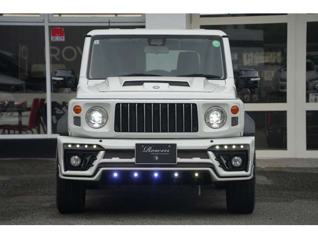 令和3年式ジムニーシエラ販売開始。ワンオーナー車両となります。当社にて新車販売した車両の買取となります。カスタマイズパーツ多数装着しております。ROWEN横浜までお気軽にお問い合わせください
