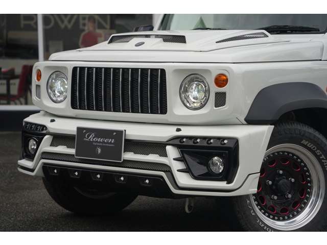 ROWENにて販売製作した車両となります。ROWENフロントバンパー、フロントグリル、ボンネットカバー、ルーフスポイラー、リアバンバー、LEDテールレンズ、16AWホイール、ローダウン仕様です