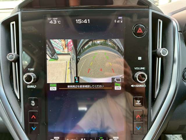 バック・サイドカメラ　駐車時や狭い道路を走行中に役立つ装備です。