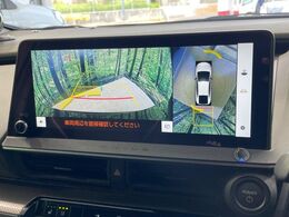 【パノラミックビューモニター】専用のカメラにより、上から見下ろしたような視点で360度クルマの周囲を確認することができます☆死角部分も確認しやすく、狭い場所での切り返しや駐車もスムーズに行えます。