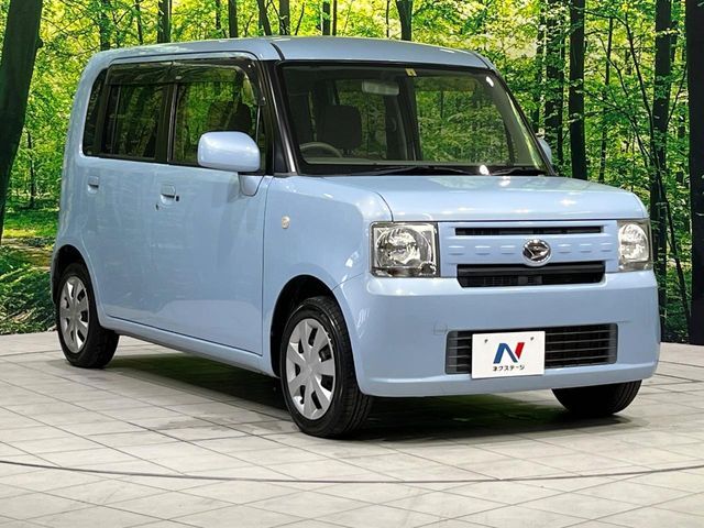 大好評のボディコーティング「弾スプラッシュコート」もご納車までに施工可能。通常のガラスコートと異なる、耐久年数6年の無機質ガラスコーティングが、ボディをキレイな状態に保ってくれます。
