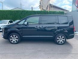 ・フロアマット　　　・スマートキー　　　・スペアキー　　　・保証書　　　・取説書