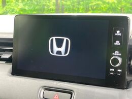 【大画面ナビ】人気の大型9インチナビを装備。存在感のある大画面はインパクト大！ナビ利用時のマップ表示は見やすく、テレビやDVDは臨場感がアップ！いつものドライブがグッと楽しくなります♪