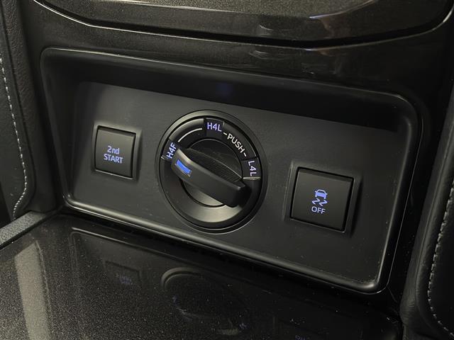 【運転席操作部】快適なドライブを楽しむための機能が装備されています！運転席から触れるので、使いやすいです！除菌プランいれていただくと、さらに清潔で安心していただけます！