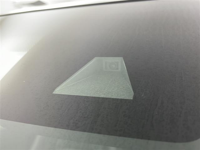 【ドライブレコーダー】映像・音声などの運転中の記録を残します。事故などを起こした起こされた時の証拠になりえますので、もしも時でも安心ですね。