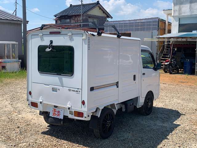 走行が・・・年式が・・・とお考えのお客様に是非、走行のわりに大変綺麗なお車です！ネットではこの綺麗さは伝えきれません。ぜひ、ご来店お待ちしております！