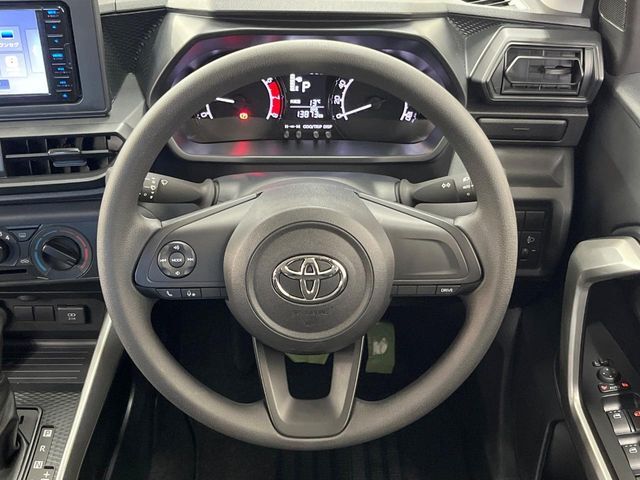 ステアリングも使用感が少なく、きれいな状態となっております♪