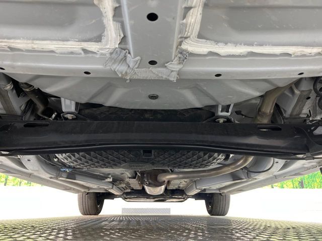 親切・丁寧な専門メカニックスタッフが応対！・車検・点検整備・事故等の修理などアフターサービスも安心。お車のカスタマイズもネクステージのサービススタッフまでご相談ください！