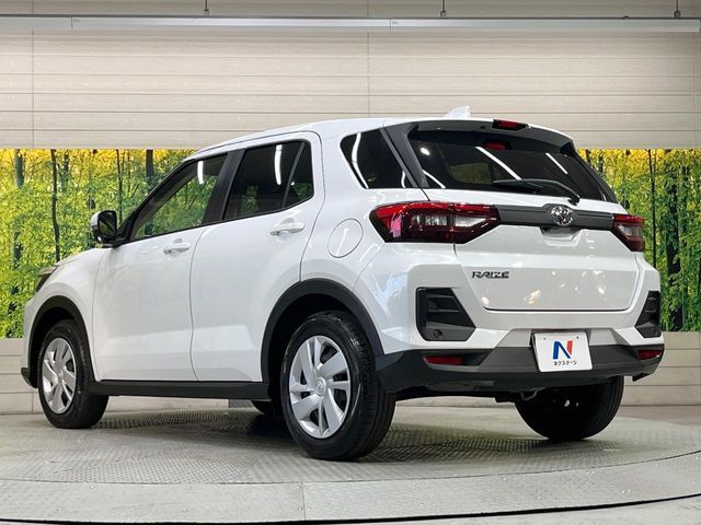 皆さまに安心してお乗りいただきたいから、当店では法定点検整備を無料で実施。（※登録済未使用車など一部対象外がございます。）