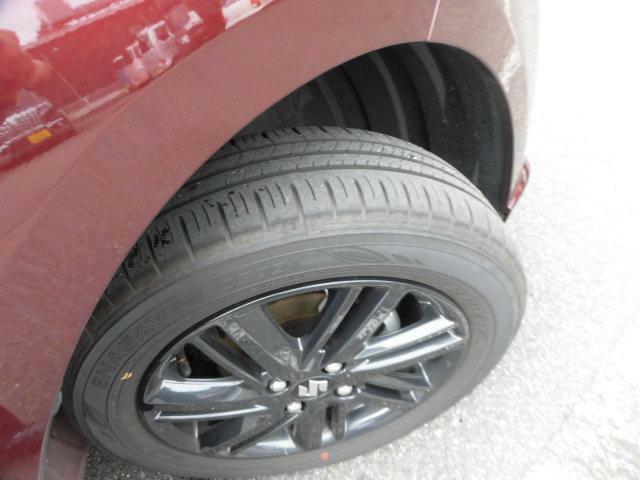タイヤの残り溝を撮影しました☆タイヤの溝もしっかり残っていますので、安心して走行可能です（＾＾）/