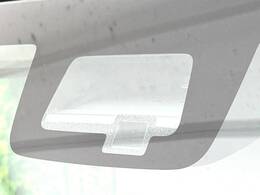 【スズキ　セーフティサポート】走行中に前方の車両等を認識し、衝突しそうな時は警報とブレーキで衝突回避と被害軽減をアシスト。より安全にドライブをお楽しみいただけます。