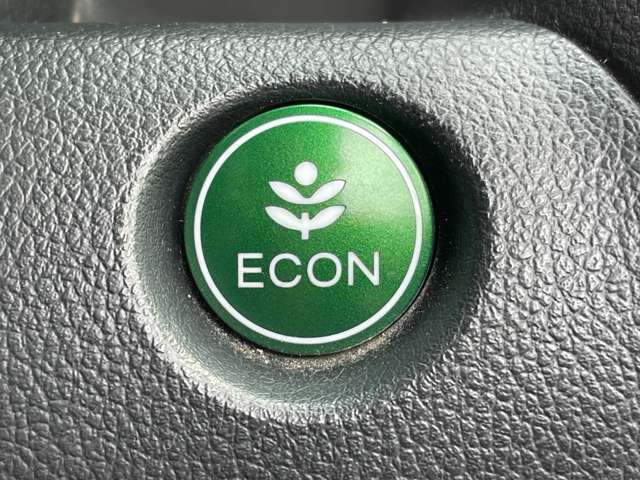 ◆【ECONモード（イーコン）】クルマの動きを管理するシステムです。燃費を優先に自動制御されるもので、低燃費走行を自然にできるようになります。