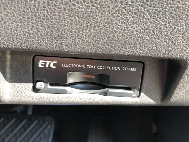 ナビ連動ビルトインETC車載器付きです。納車の当日からご利用いただけます。◎掲載後すぐに販売が決まってしまう場合もございますのでご来店前にお電話でご予約を頂ければ幸いです。