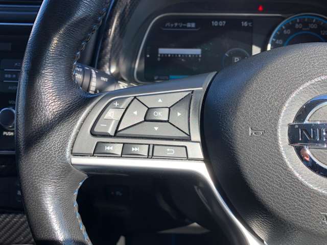 ステアリングスイッチ（メーター・ディスプレイコントロール、オーディオ）