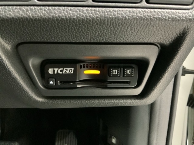 いまや快適なカーライフに欠かせないETCが付いています。