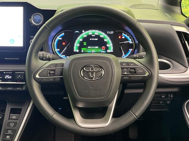 【純正革巻きステアリング】上質な革を使用することで、手にしっかり馴染みとても運転しやすいハンドルです♪
