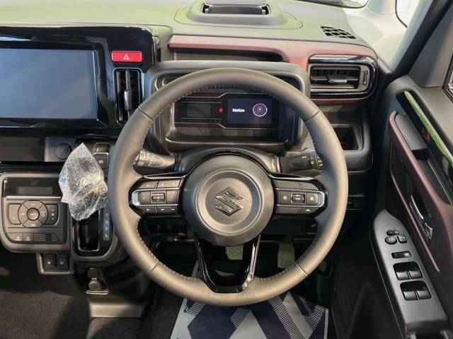 【純正革巻きステアリング】上質な革を使用することで、手にしっかり馴染みとても運転しやすいハンドルです♪