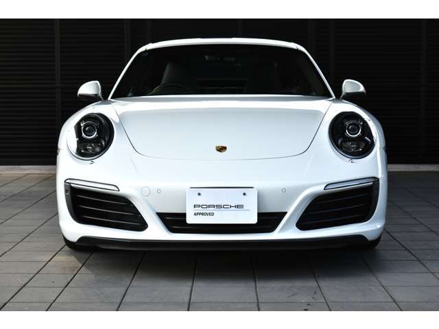 エクステリアカラー：キャララホワイトメタリック ￥214,000‐