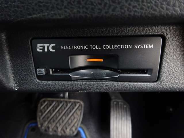 【ETC】今や必需品のETC！高速道路料金所で小銭の出し入れをする必要もなくスムーズに！ETC搭載車両しか通過できないスマートICも利用できます。