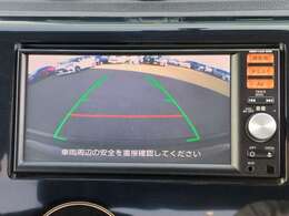 【バックモニター】後ろのカメラの映像をモニターに映し出すことができます！後方の見えない死角や、障害物との距離感をしっかり確認することができます！駐車が苦手な方におすすめです。