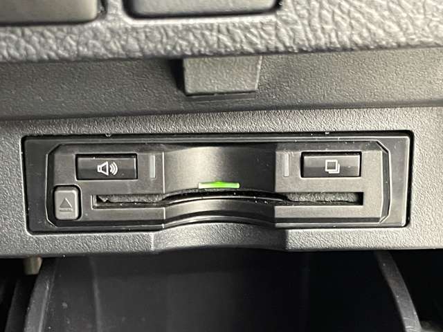 ◆【ETC】有料道路を利用する際に料金所で停止することなく通過できる、ETC車載器（ノンストップ自動料金収受システム機器）が装備されています。セットアップを行うことで利用可能になります。