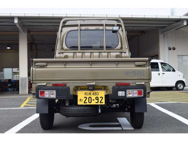 ご納車時はお引き取りをお願いしておりますが、JR熊取駅前お越し頂ければ車でお迎えに上がりますので、JR熊取駅東口りそな銀行前でお待ち頂ければお迎えに上がりますので、到着時刻をお教え下さいませ。