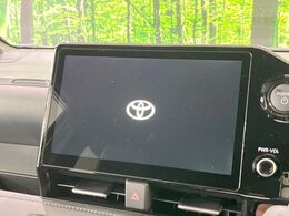 【10.5インチ　ディスプレイオーディオ】大画面のディスプレイはAppleCarPlayやAndroidAutoが利用可能。大きな画面でスマホナビアプリ等が利用いただけます♪
