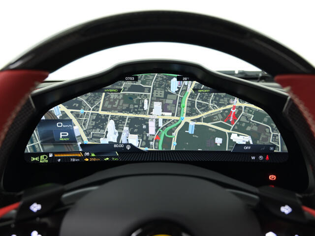 メーターパネルは16インチのデジタルディスプレイになります。ドライバーが見やすいようにディスプレイが湾曲しています。