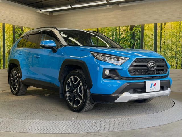大好評のボディコーティング「弾スプラッシュコート」もご納車までに施工可能。通常のガラスコートと異なる、耐久年数6年の無機質ガラスコーティングが、ボディをキレイな状態に保ってくれます。
