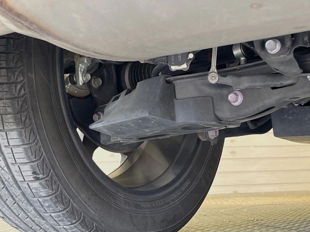 お車を安心してお乗りいただく為には、足回りの定期点検が欠かせません。サービスサポート（有償保証）では無料点検もご提供しており、安心のカーライフをお過ごしいただけるサポート体制が整っています。