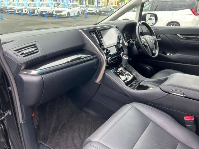 クルマ選びはケーユー♪ケーユーで♪この時期にお買い得な1台を是非♪お客様のお車をプロの見立てでより良い1台をプロデュースします！是非一度お店に遊びに来てください☆